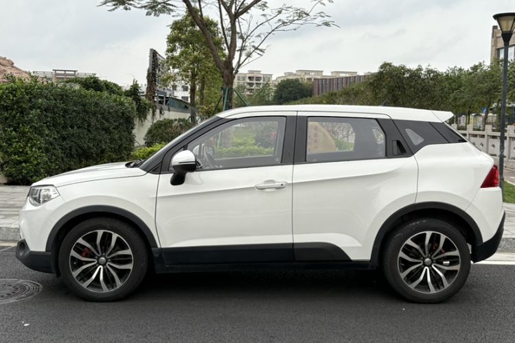 Used Brilliance V3 2016 1.5T Automatic Elite Model Exterior 5