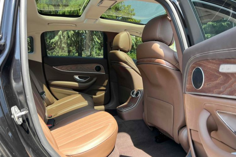 Used Mercedes-Benz E-Class 2023 E 260 L
