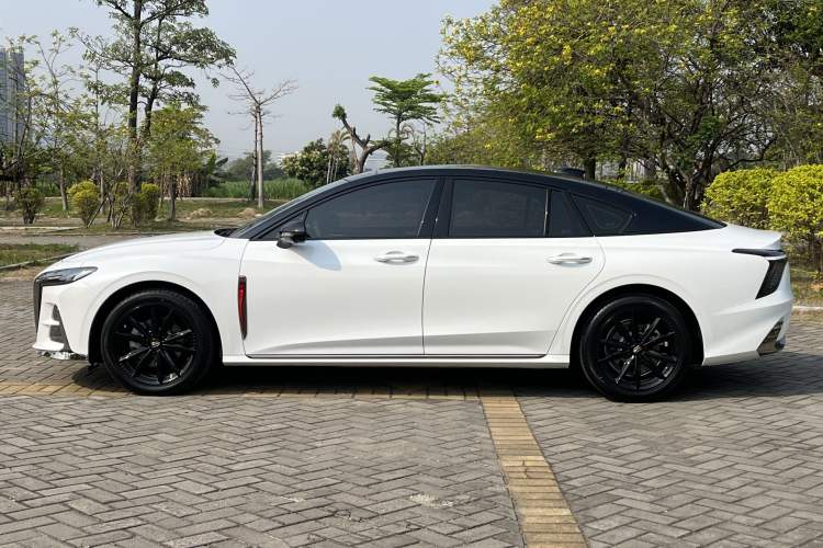 Used Hongqi H6 2024 2.0T ZhiShang Version