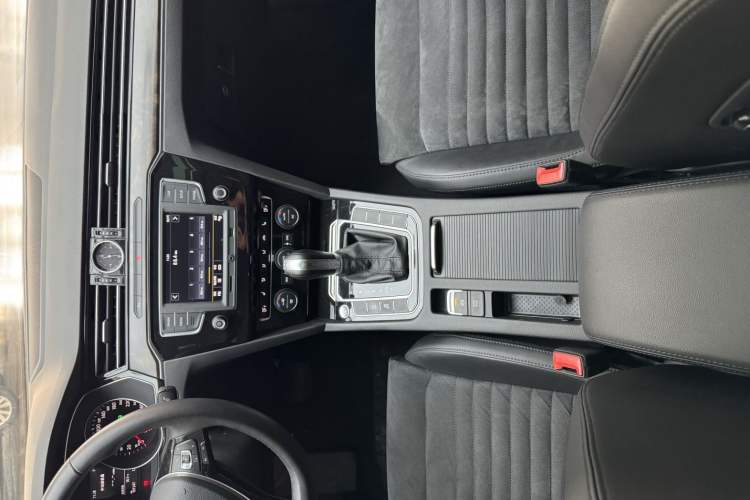 Used Volkswagen Magotan 2017 330TSI DSG Luxury Model
