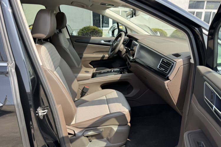 Used Volkswagen Viloran 2024 330TSI Business Edition Right Front Seat