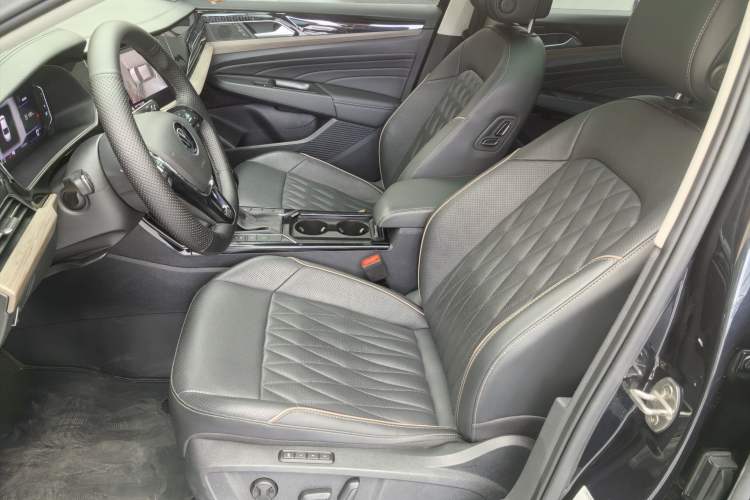 Used Volkswagen Passat 2021 330TSI Luxury Edition Exterior 5