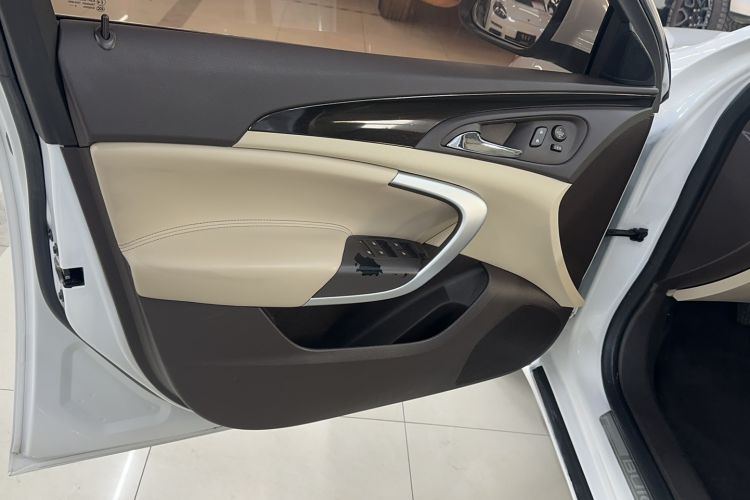 Used Buick Regal 2015 2.0L Leading Fashion Edition