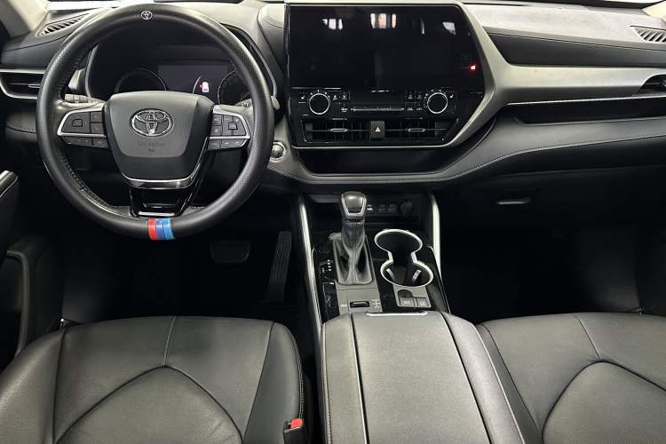 Used Toyota Highlander 2023 2.5L Smart Electric Hybrid Dual-Engine Four-Wheel Drive Prestige Version – 7 Seats
