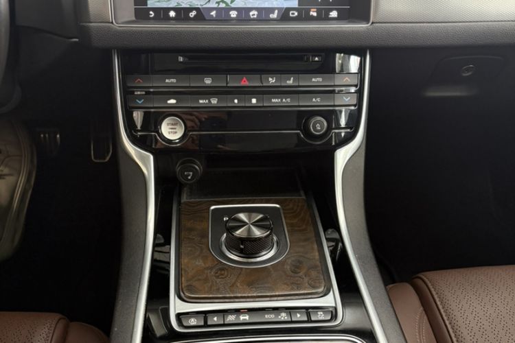 Used Jaguar XFL 2018 XFL 2.0T 250 PS Luxury Edition