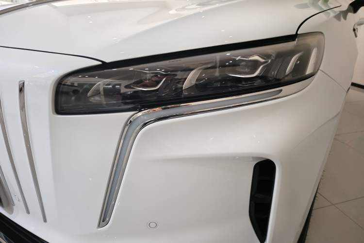 Used Hongqi HS6 PHEV 2026 240 Smart Hybrid Version Exterior 5