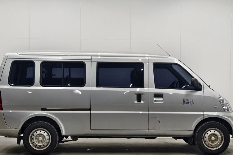 Used Wuling Rongguang EV 2020 Basic Version 7-Seater 300 km
