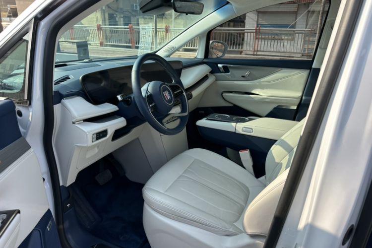 Used Buick GL8 New Energy 2024 Lu Zun Luxury Edition 7-Seater
