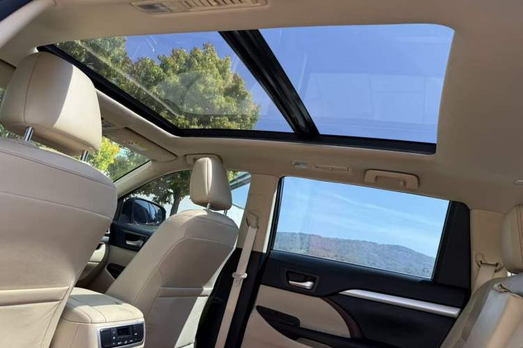 Used Toyota Highlander 2015 2.0T Four-Wheel Drive Luxury Edition 7-Seater Headliner