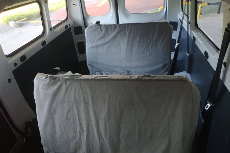 Used Wuling Yangguang 2024 300KM Comfort Version Passenger Van 75kW