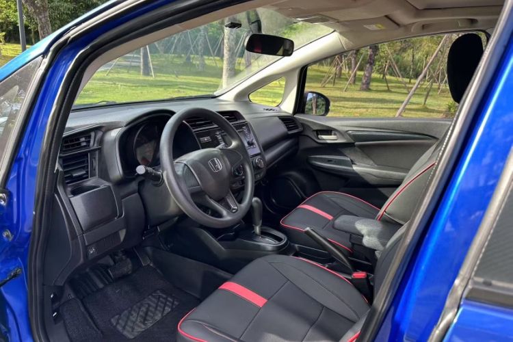 Used Honda Fit 2018 1.5L CVT Comfort Sunroof Version