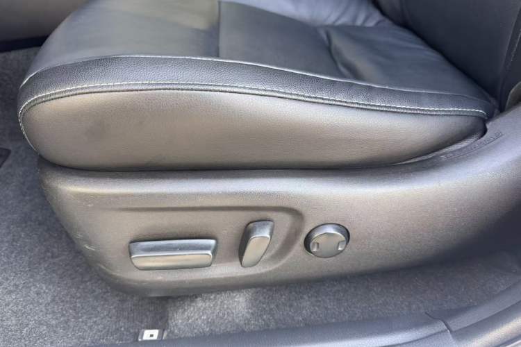 Used Toyota RAV4 2018 2.5L Automatic 4x4 Elite i Edition Interior 5