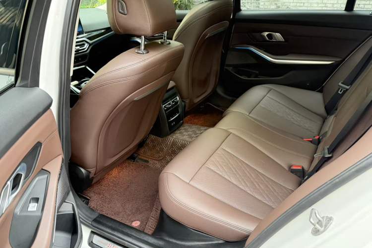 Used BMW i3 2024 eDrive 35 L Interior 2