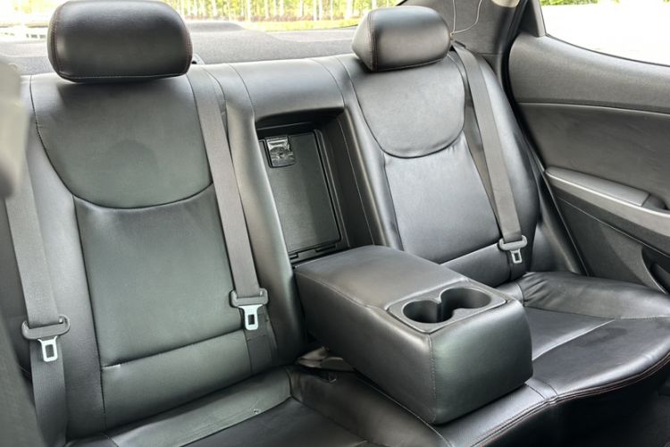 Used Hyundai Elantra (5th Generation / Langdong) 2016 1.6L Automatic Prestige Model Interior 1