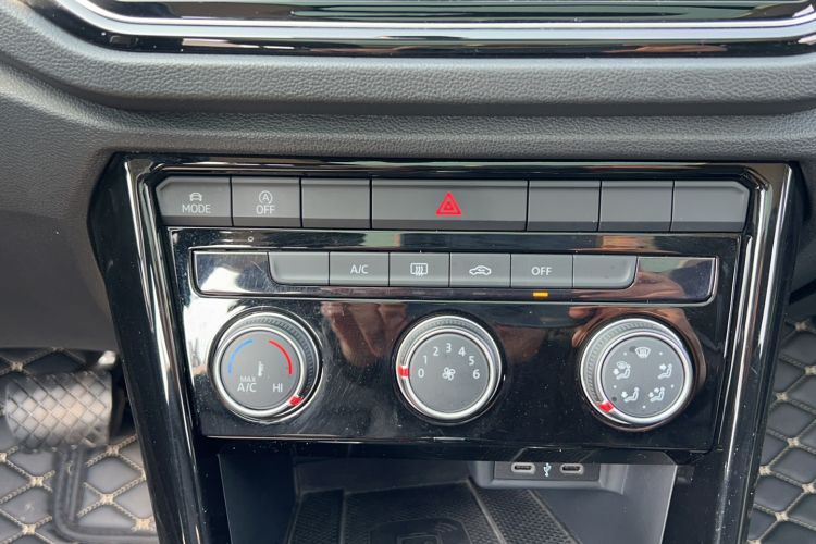 Used Volkswagen T-ROC 2021 280TSI DSG Two-Wheel Drive Comfort Connect Edition