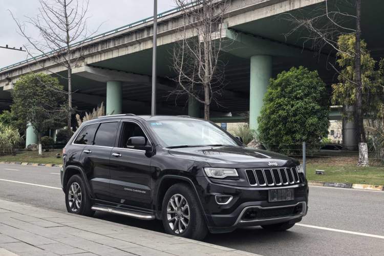 Used Jeep Grand Cherokee 2015 3.0L Elite Navigation Edition Exterior 2