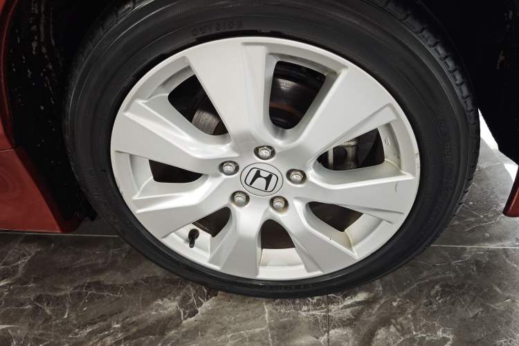 Used Honda Jade 2013 1.8L automatic Comfort version 5 seats Exterior 8