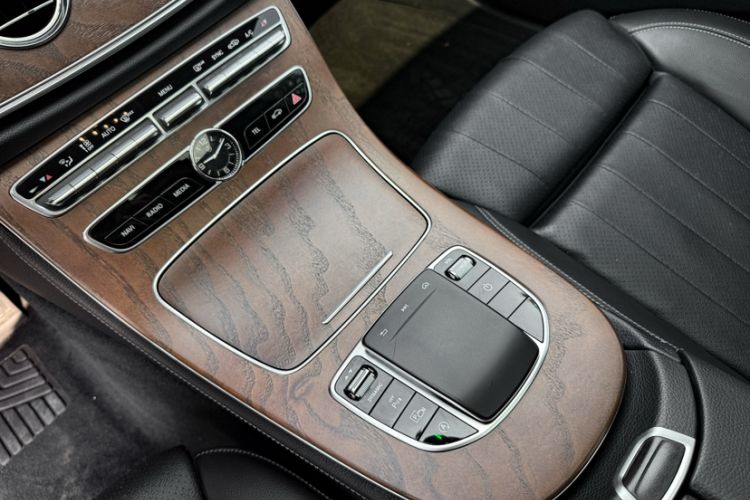 Used Mercedes-Benz E-Class 2019 E 260 L
