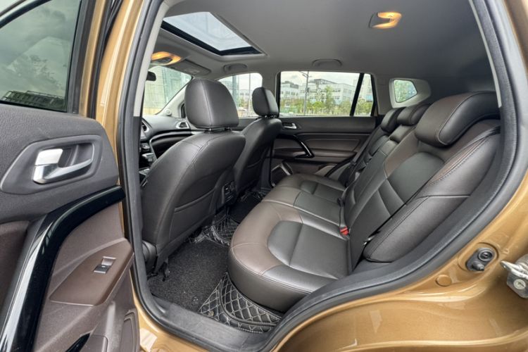 Used GAC Trumpchi GS4 2017 235T Automatic Two-Wheel Drive Elite Edition Interior 1