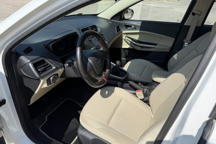 Used Ford Escort 2017 Revised Version 1.5L Manual Comfort Edition Interior 1