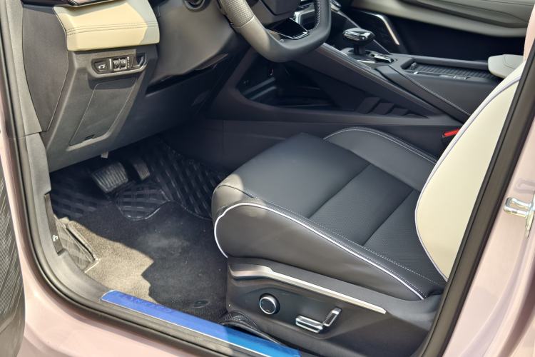 Used Lynk & Co 06 2023 Remix 1.5T Shero Left Front Seat