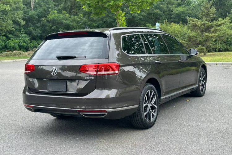 Used Volkswagen Variant 2018 380TSI Two-Wheel Drive Comfort Edition