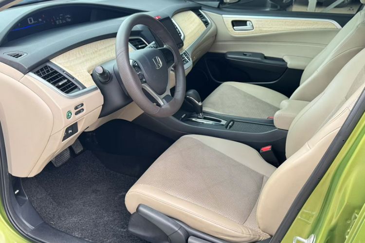 Used Honda Jade 2016 1.8L Automatic Comfort Version 5 Seats
