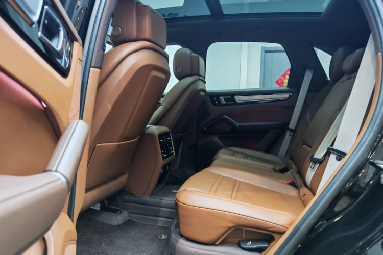 Used Porsche Cayenne 2023 Cayenne 3.0T Interior 9