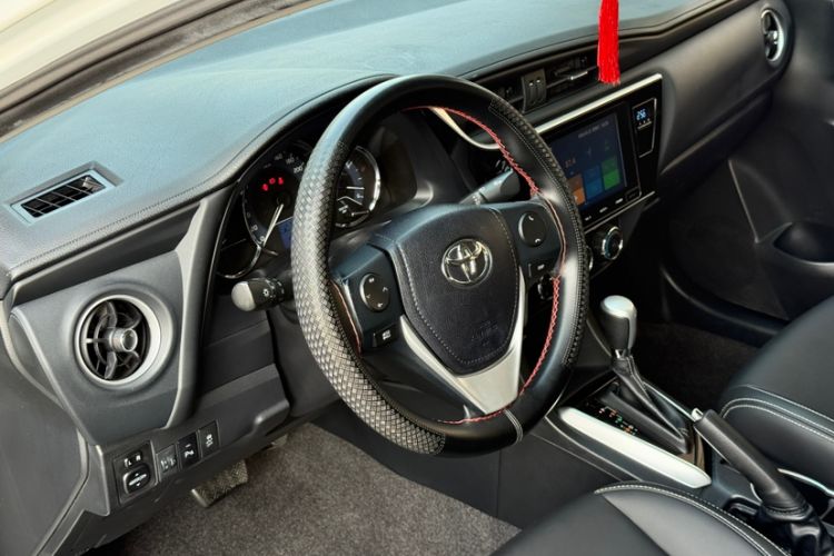 Used Toyota Levin 2017 Revised 185T CVT Elite Edition China V Standard Steering Wheel