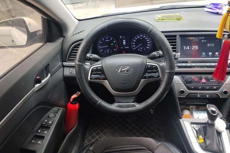 Used Hyundai Elantra (6th Generation / Lingdong) 2016 1.6L Automatic ZhiXuan · Luxury Version