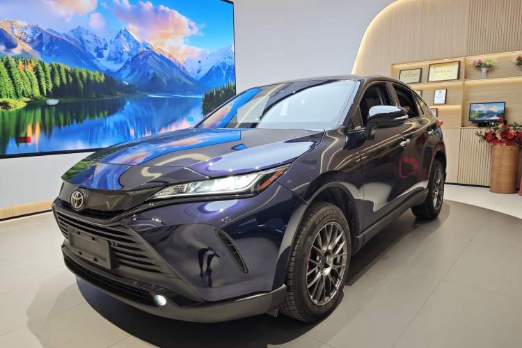 Used Toyota Harrier 2022 2.0L CVT Two-Wheel Drive Luxury Edition