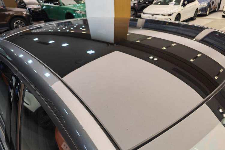 Used CHANGAN UNI-V 2022 1.5T Smart Navigation Version Roof