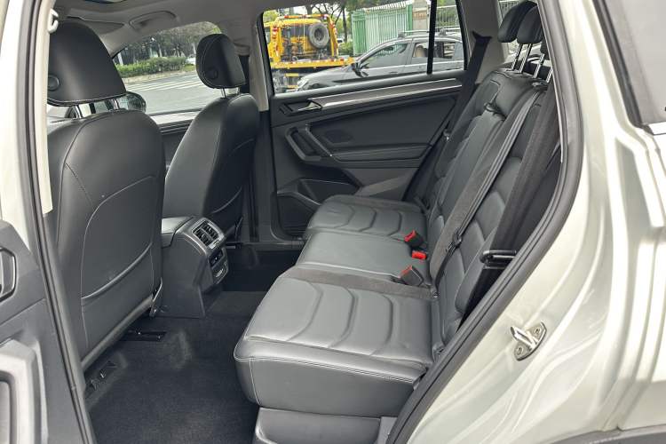 Used Volkswagen Tiguan L 2021 330TSI Automatic Two-Wheel Drive R-Line Enhanced Edition