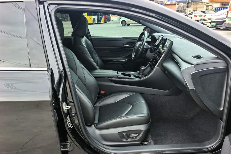 Used Toyota Avalon 2023 2.5L Luxury Edition Right Front Seat