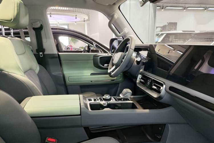 Used BAIC Off-Road BJ40 2026 Model 2.0T Gasoline Standard Edition
