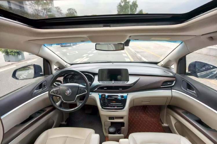 Used Buick GL8 2021 Land Cruiser Executive Class 652T Luxury Model
