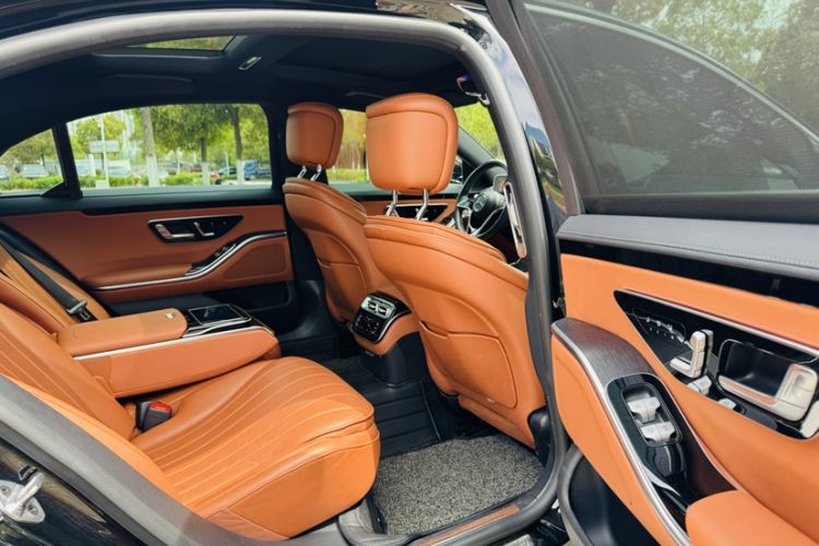 Used Mercedes-Benz S-Class 2022 S 400 L Business Model Interior 6