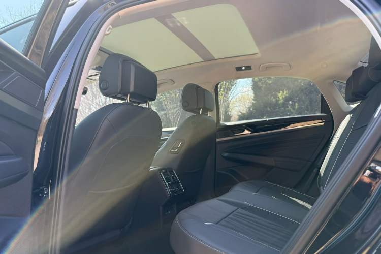 Used Volkswagen Passat 2022 330TSI Luxury Edition
