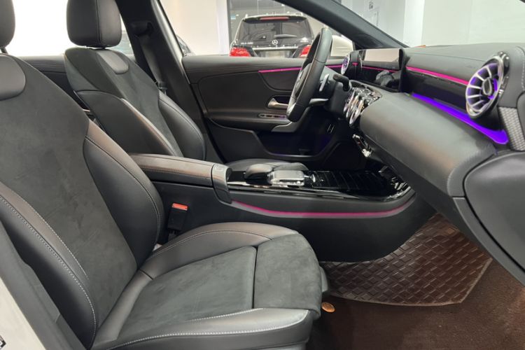 Used Mercedes-Benz A-Class 2022 Revised Version A 200 L Sport Sedan Fashionable Style Right Front Seat