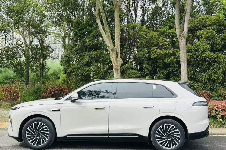 Used EXEED Star Era ET 2024 Extended-Range 240 Ultra All-Wheel Drive Exterior 5