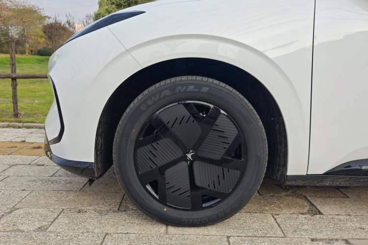 Used ARCFOX T1 2025 Model 425 PRO