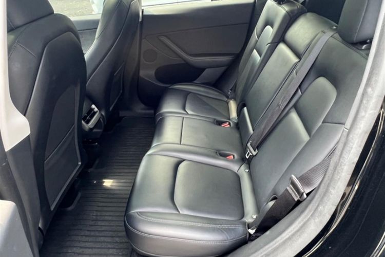 Used Tesla Model Y 2023 Rear-Wheel-Drive Version Interior 3