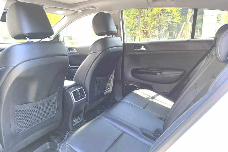 Used Kia KX5 2016 1.6T Automatic Two-Wheel Drive Premium Interior 3