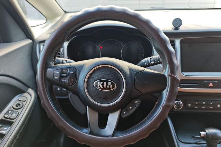 Used Kia Carens 2013 2.0L 7-Seater Automatic Standard Version China V Standard
