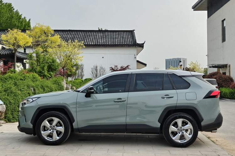 Used Toyota RAV4 2020 2.0L CVT 4x4 Trend Edition Exterior 6