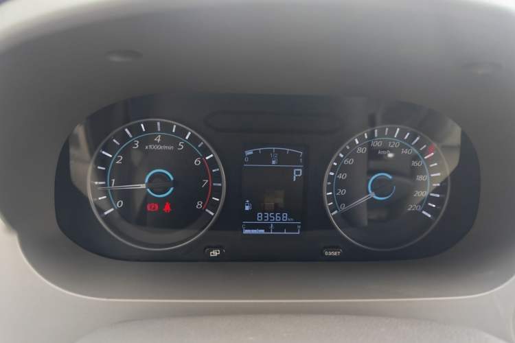 Used FORTHING Joyear S50 2014 1.6L CVT Luxury Model Odometer Close Up