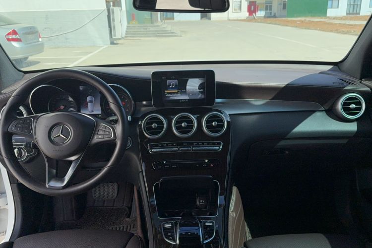 Used Mercedes-Benz GLC 2019 Facelift GLC 260 L 4MATIC Luxury Model
