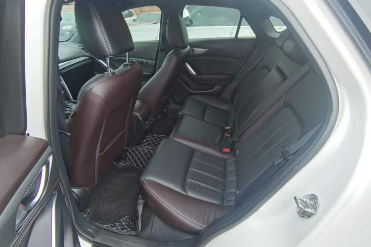 Used Mazda CX-4 2016 2.0L Automatic 2WD Blue Sky Luxury Edition Interior 6