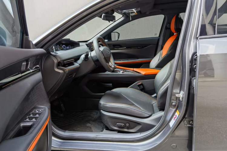 Used Changan UNI-V iDD 2023 ZhiDian iDD 1.5T 113km ZhiKu Model
