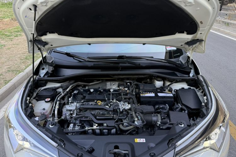 Used Toyota C-HR 2020 2.0L Leading Edition Interior 8